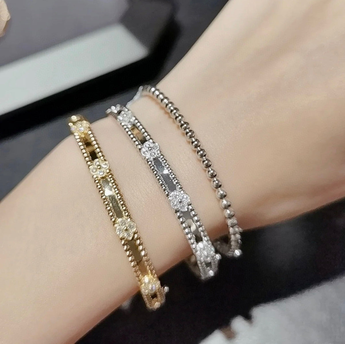 VCA CLOVER BRACELET 4MM DIAMONDS