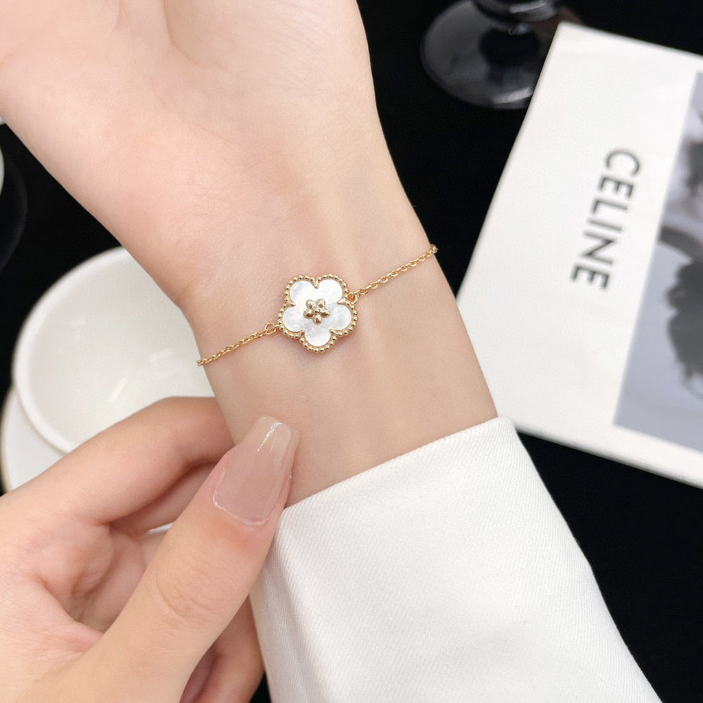 VCA LUCKY WHITE MOP PLUM BLOSSOM BRACELET