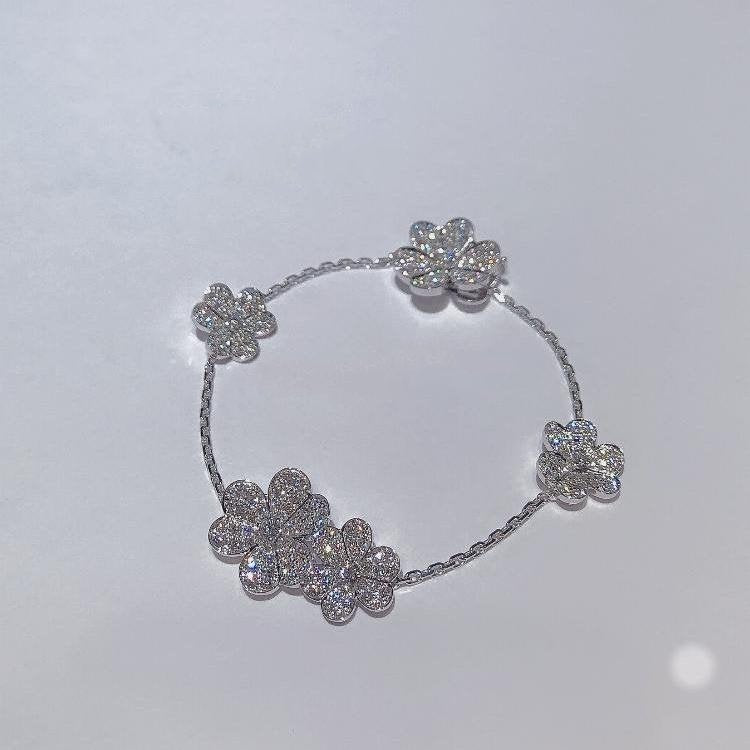 VCA FRIVOLE SILVER 5 FLOWERS BRACELET
